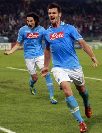 更显示了他 更显示了他